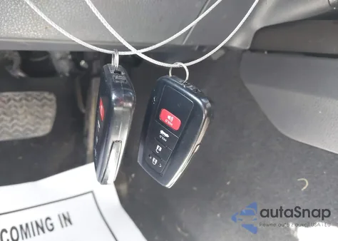 2024 Toyota Camry Xle z USA, uszkodzony, nr VIN 4T1F11BK8RU127477